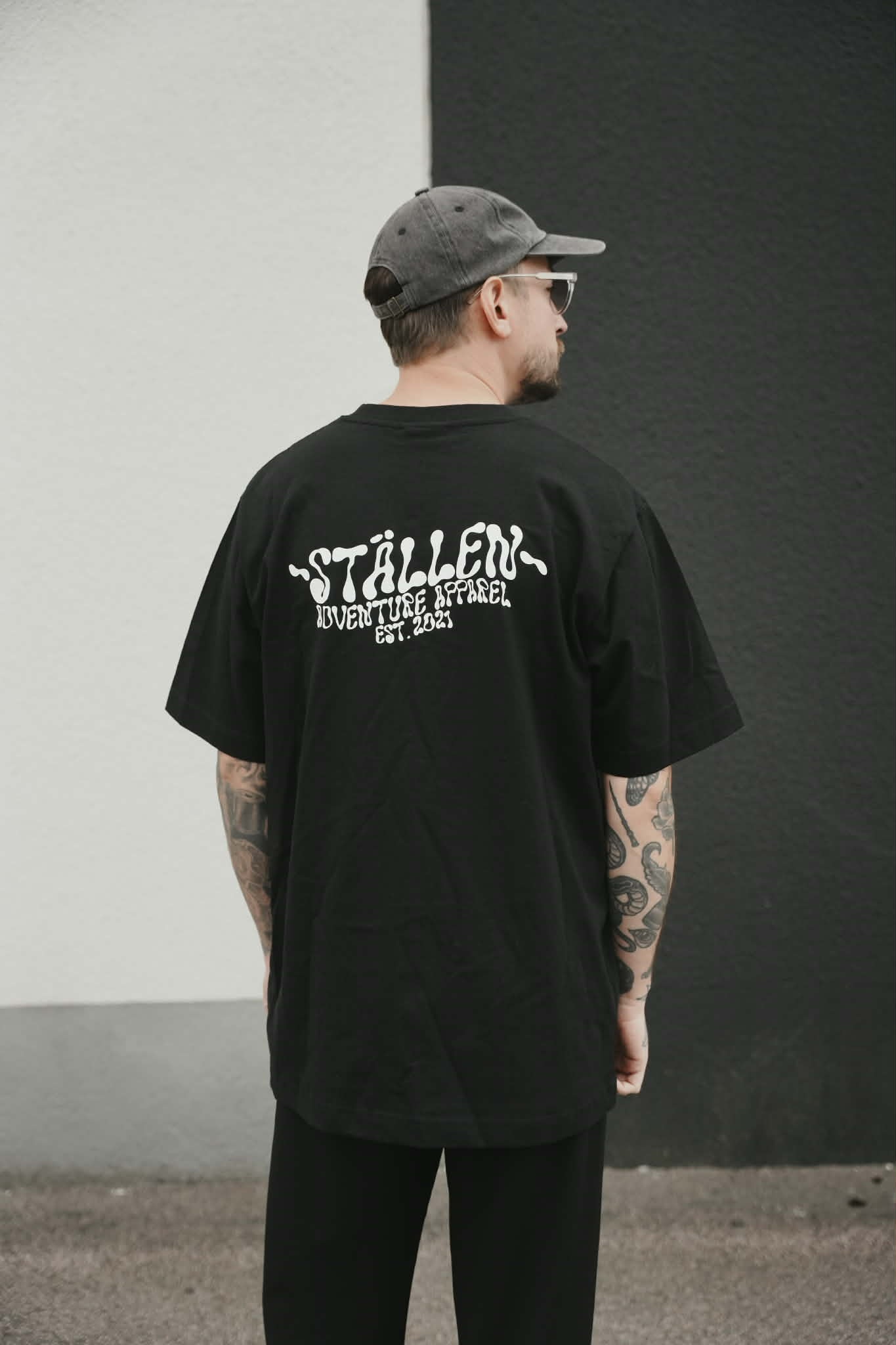 ADVENTURE T-SHIRT BLACK